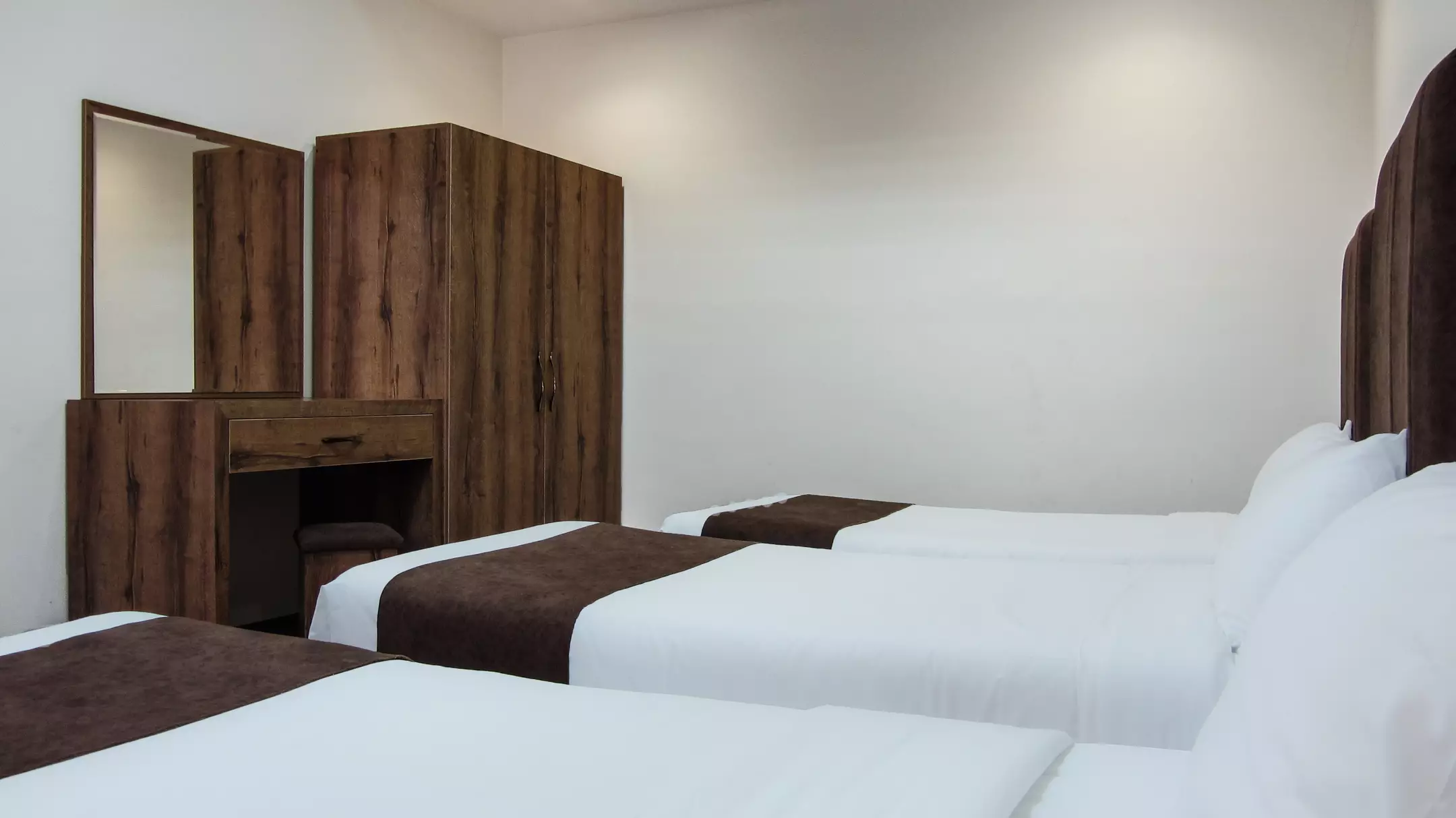 Alibaba https://cdn.alibaba.ir/ostorage/hotel-accommodation-images/6a686821acd371bfb1354c20_3 نفره تریپل.webp